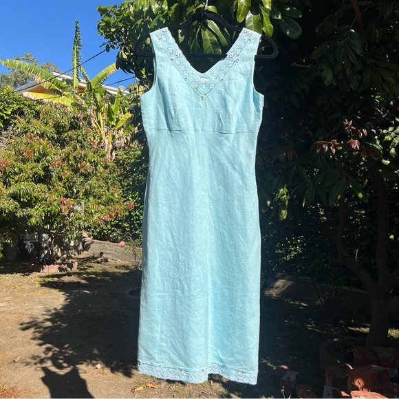 LAURA ASHLEY vintage baby sky powder blue linen lace rosette